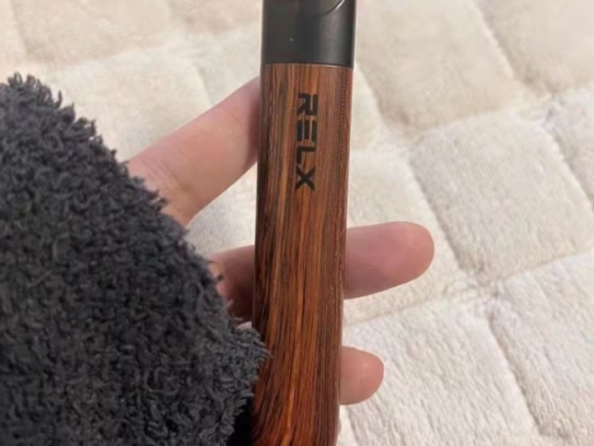 悦刻电子烟无限评测：无线充电超长续航